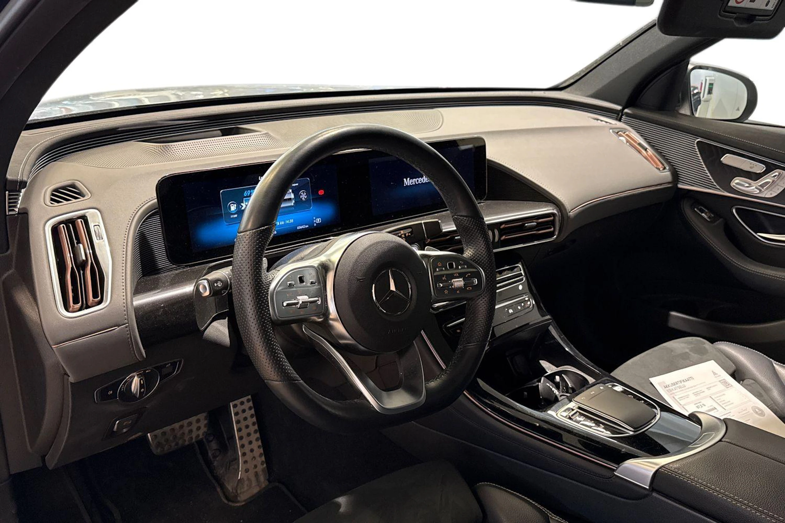 sininen Mercedes-Benz EQC 2022 kuva 3.