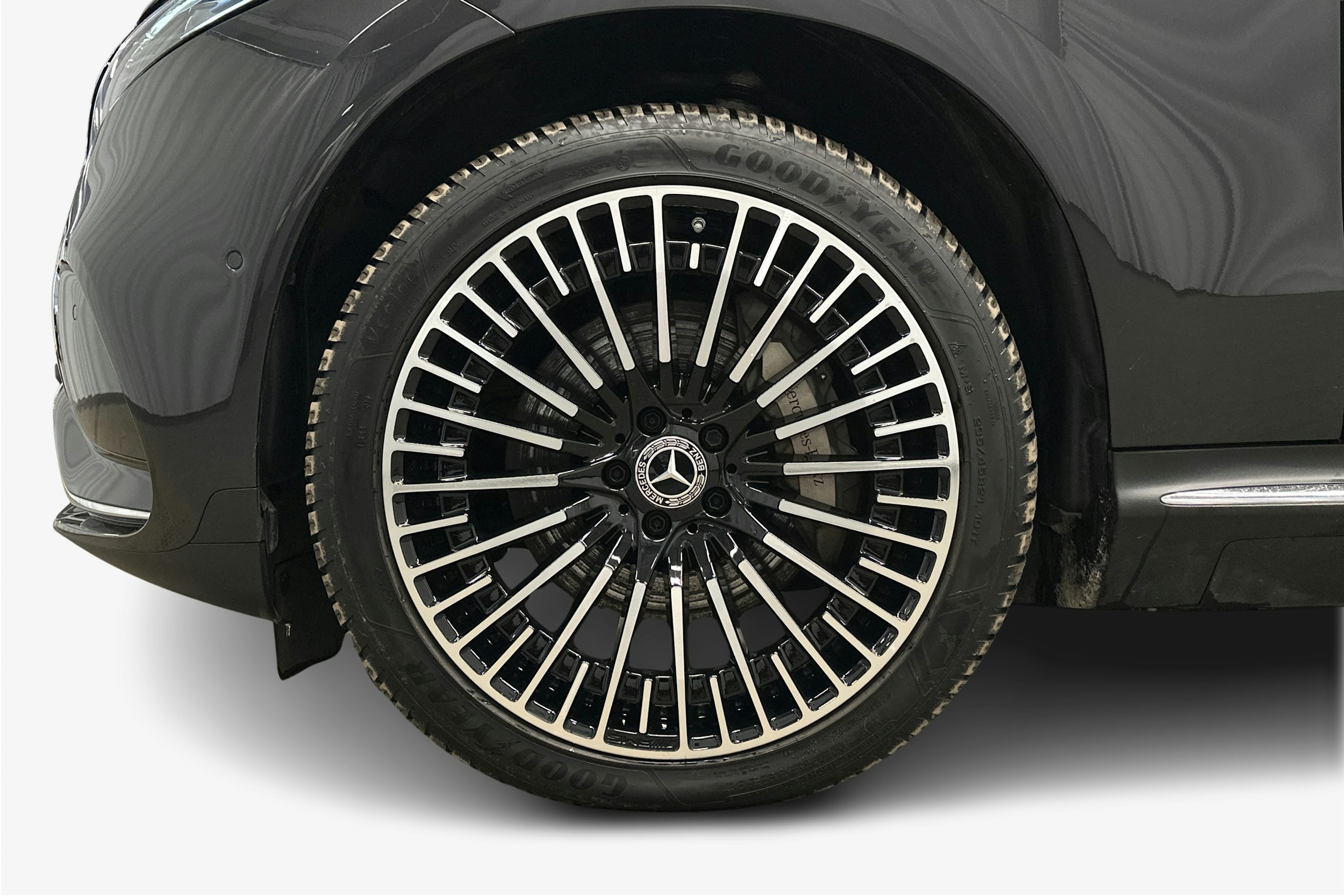 harmaa Mercedes-Benz EQC 2022 kuva 11.