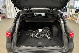 harmaa Mercedes-Benz EQC 2022 kuva 30.