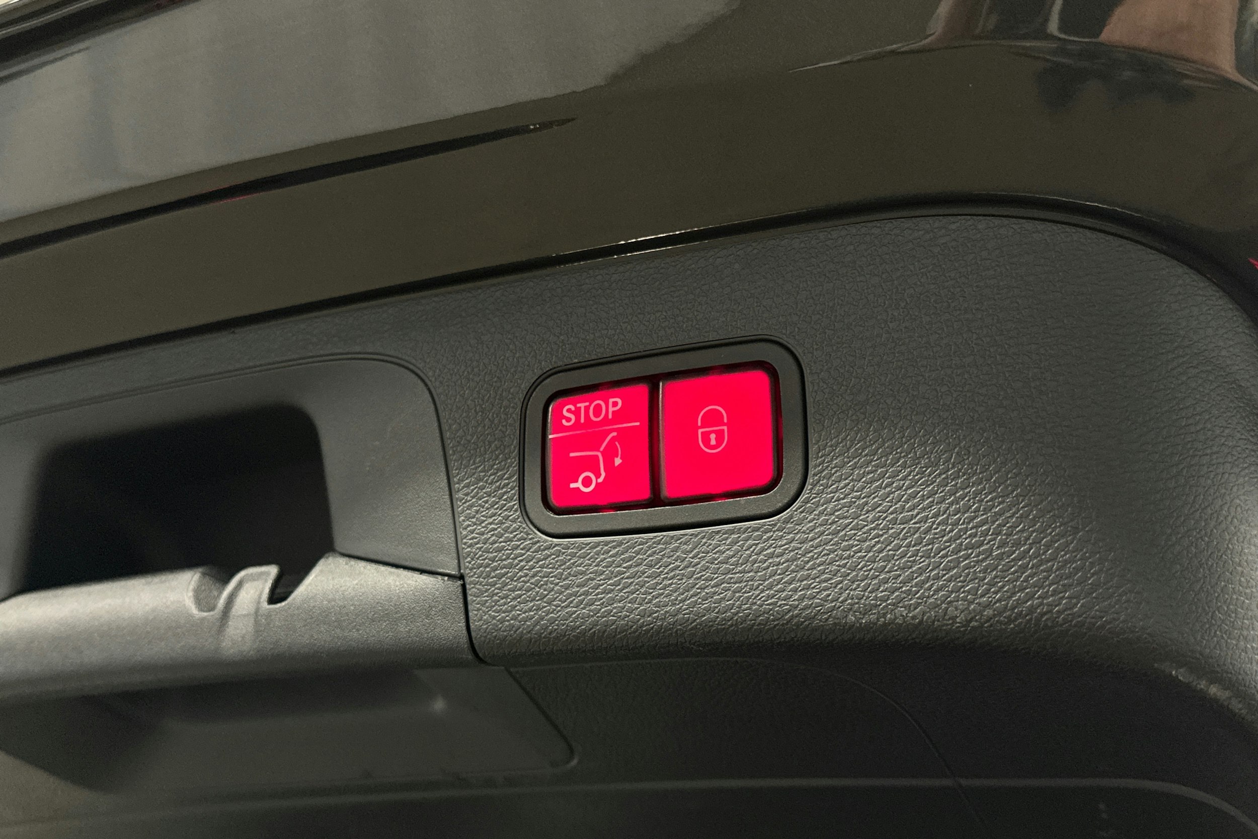 harmaa Mercedes-Benz EQC 2022 kuva 31.