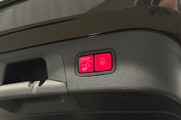 harmaa Mercedes-Benz EQC 2022 kuva 31.