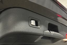 harmaa Mercedes-Benz EQC 2022 kuva 32.