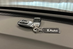 harmaa Mercedes-Benz EQC 2022 kuva 33.