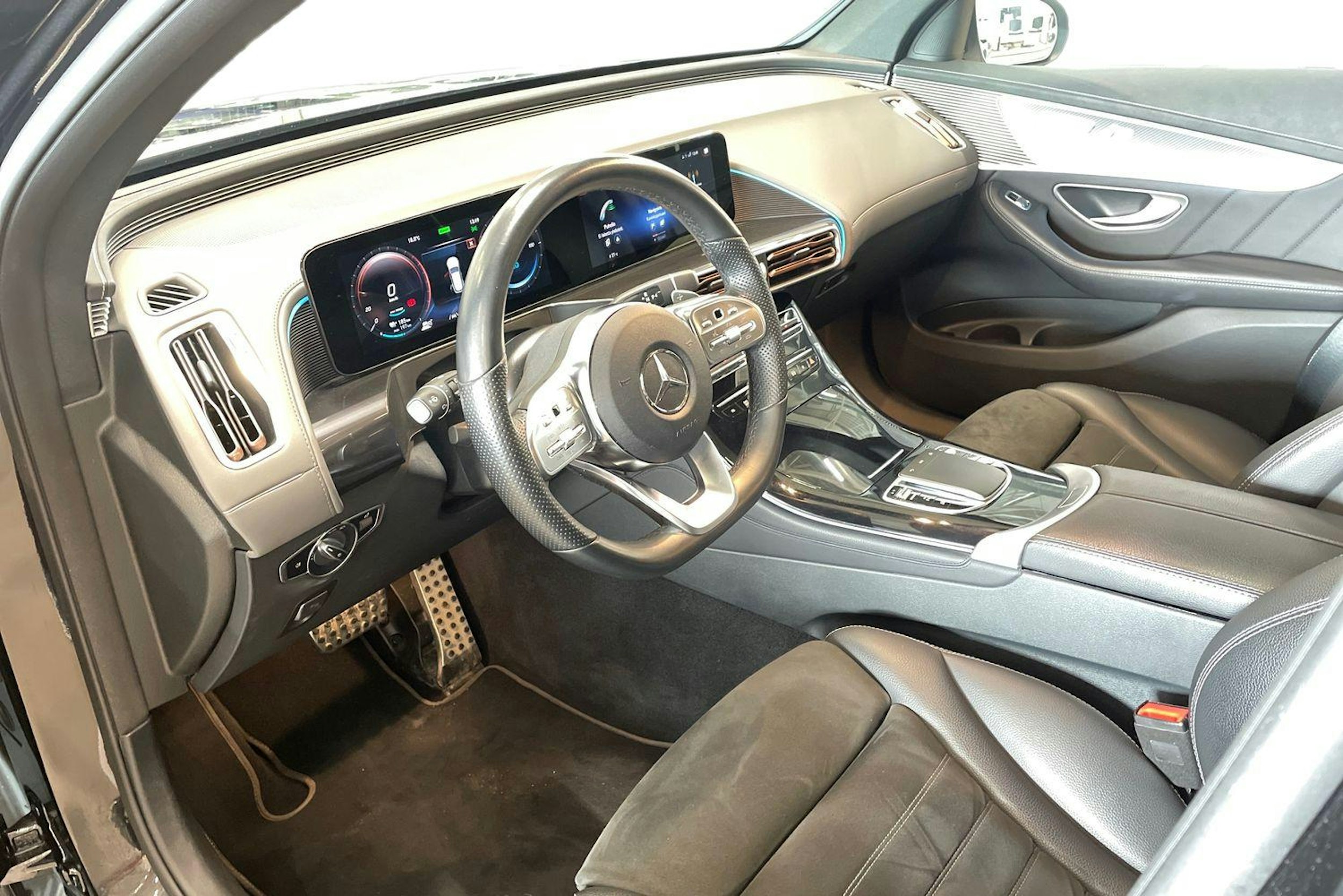 musta Mercedes-Benz EQC 2022 kuva 7.
