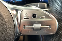 musta Mercedes-Benz EQC 2022 kuva 17.
