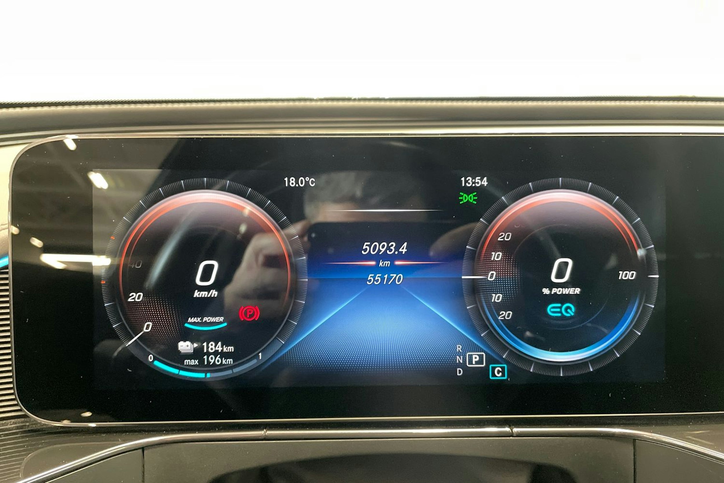 musta Mercedes-Benz EQC 2022 kuva 19.