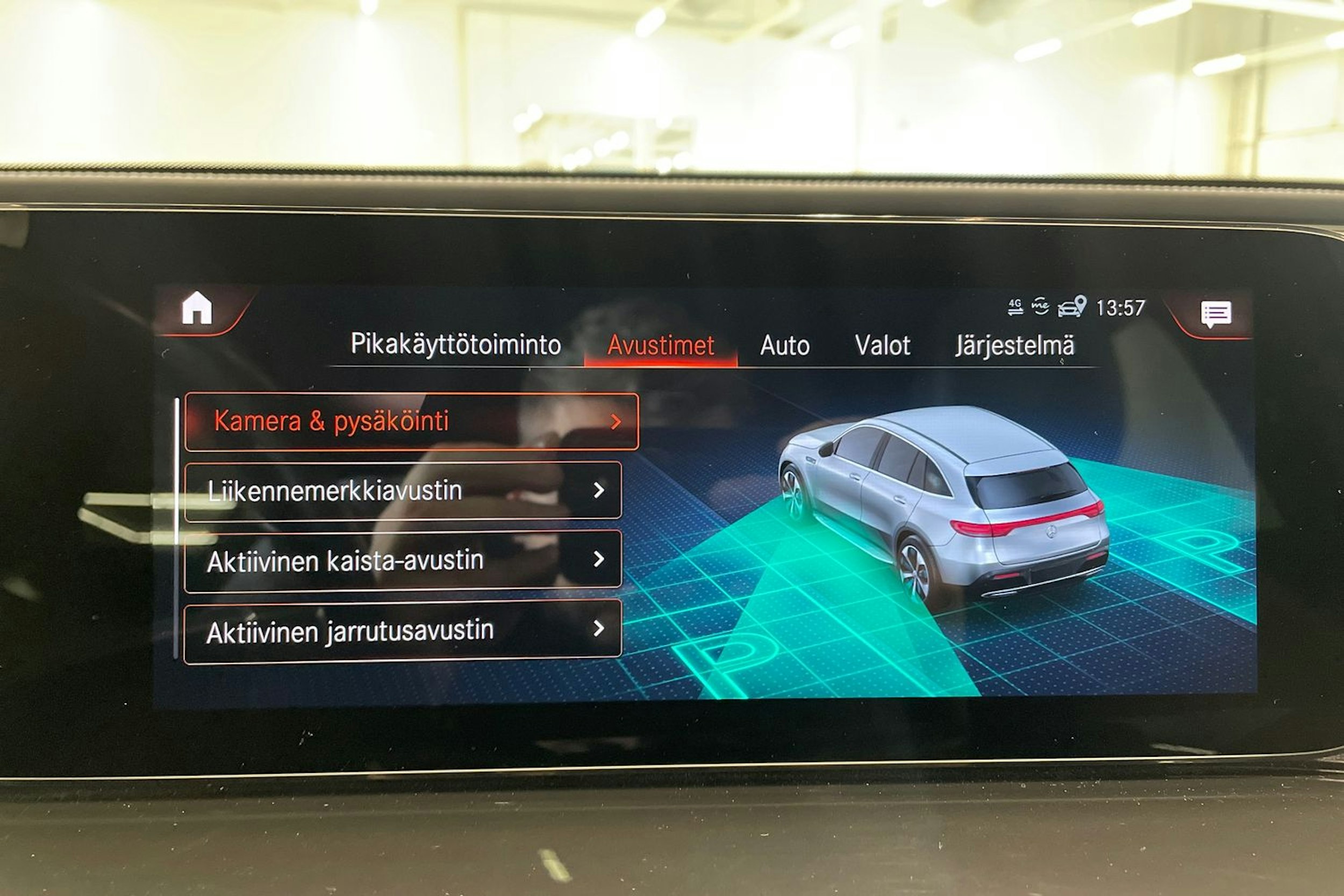 musta Mercedes-Benz EQC 2022 kuva 31.