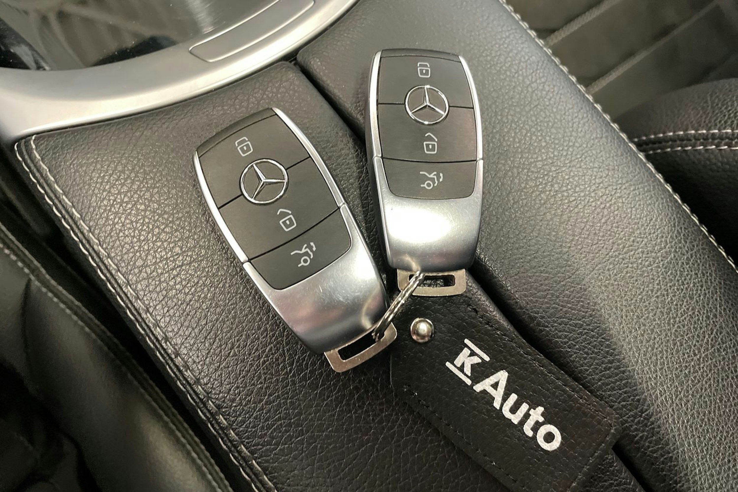 musta Mercedes-Benz EQC 2022 kuva 36.