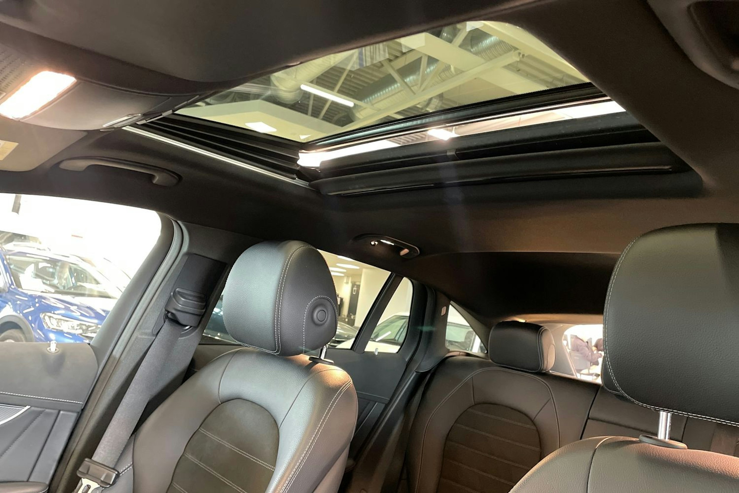 musta Mercedes-Benz EQC 2022 kuva 42.