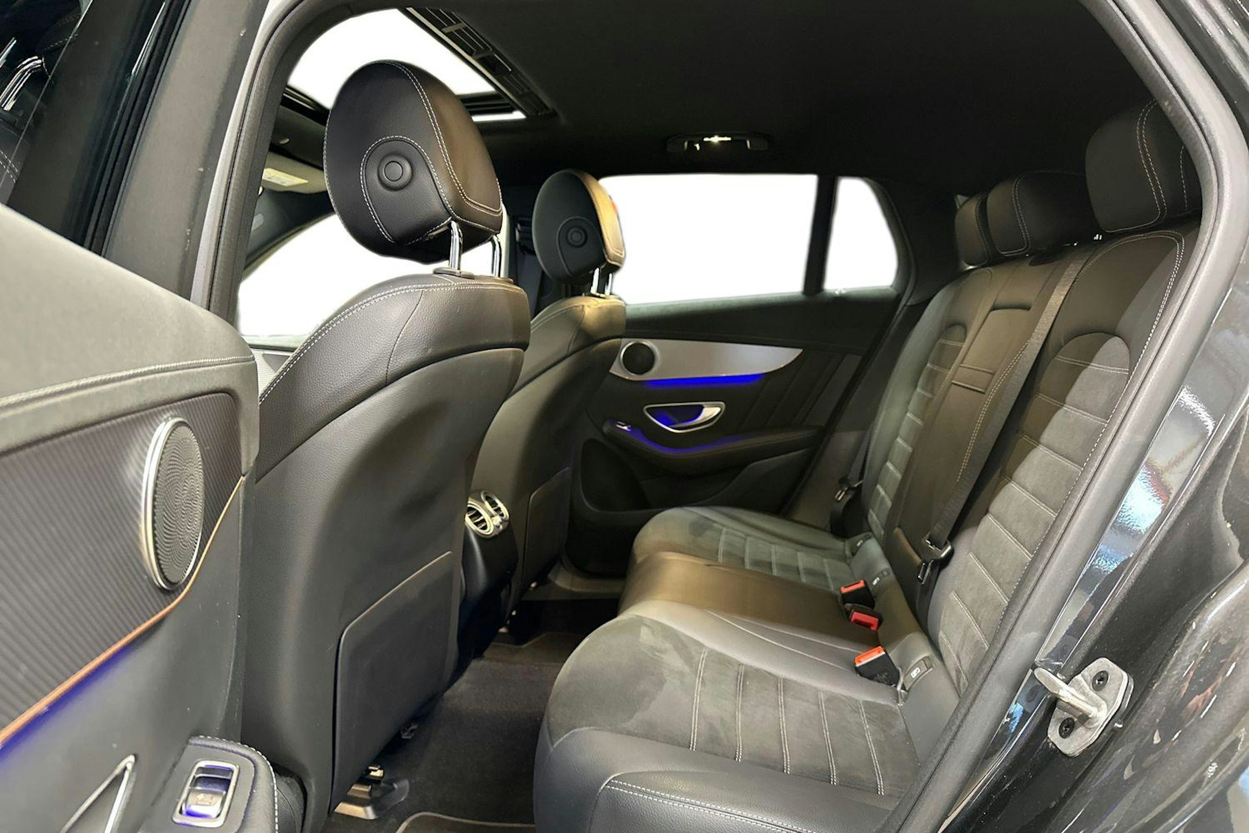 harmaa Mercedes-Benz EQC 2023 kuva 10.