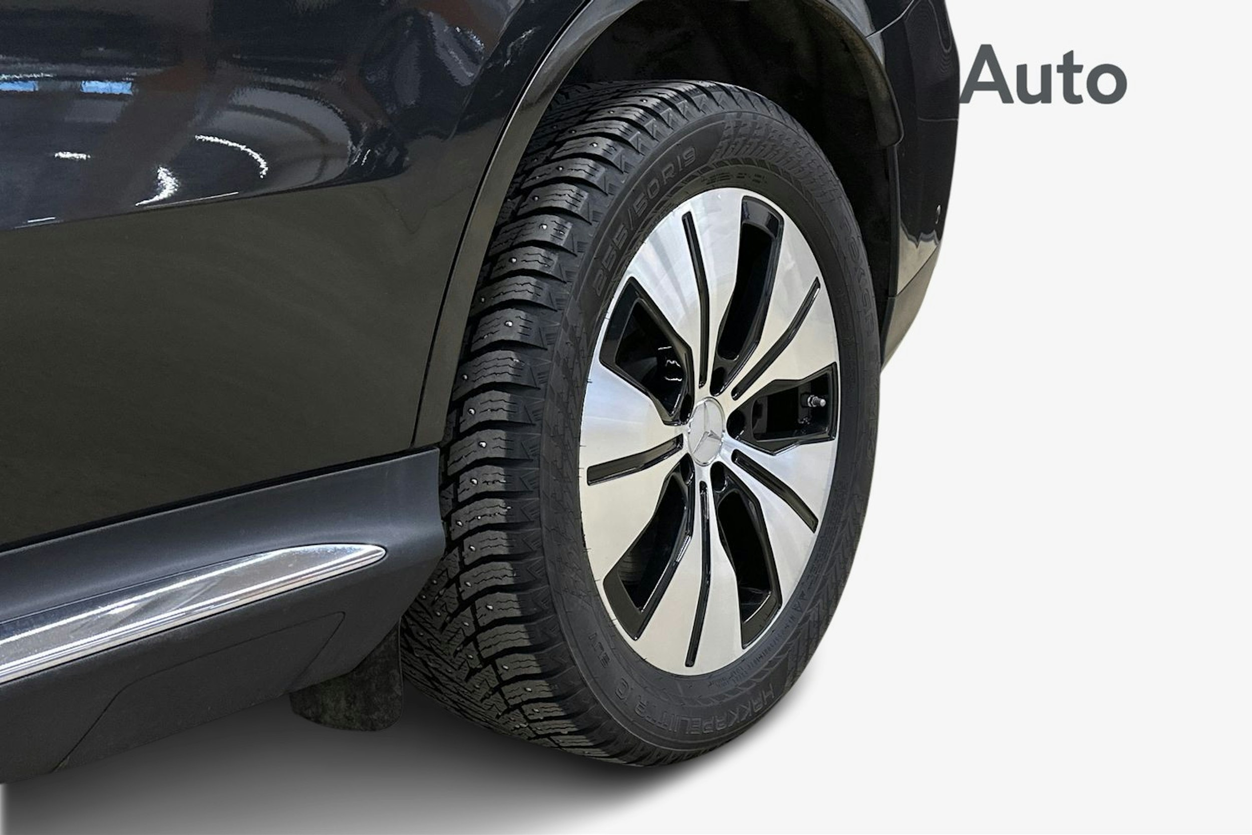 harmaa Mercedes-Benz EQC 2023 kuva 11.