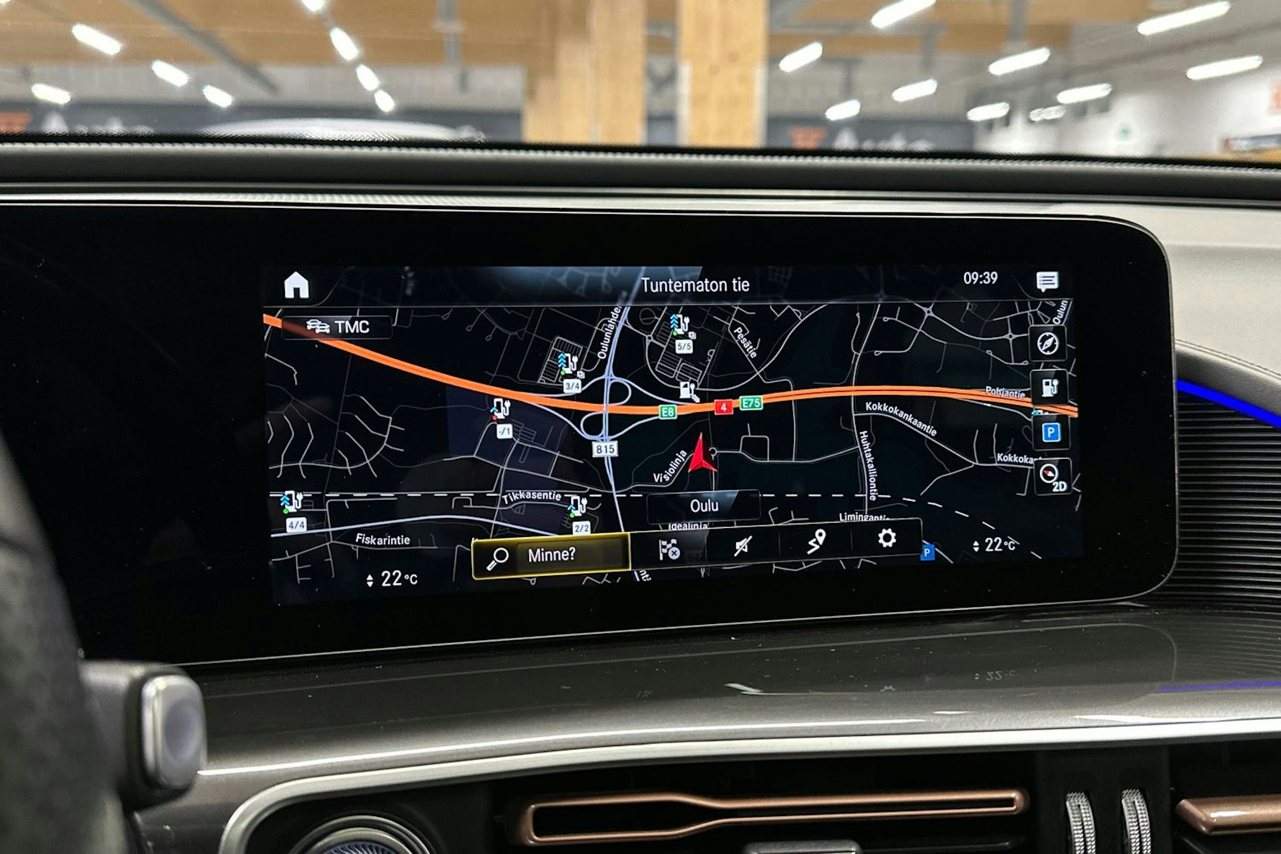 harmaa Mercedes-Benz EQC 2023 kuva 18.