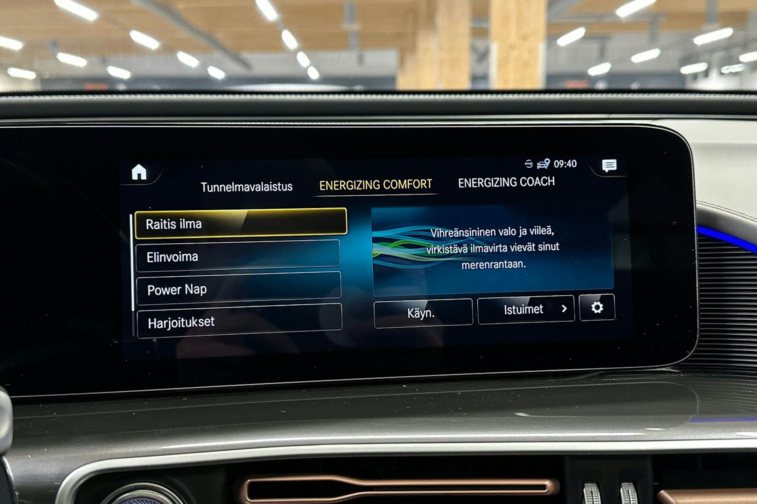 harmaa Mercedes-Benz EQC 2023 kuva 19.