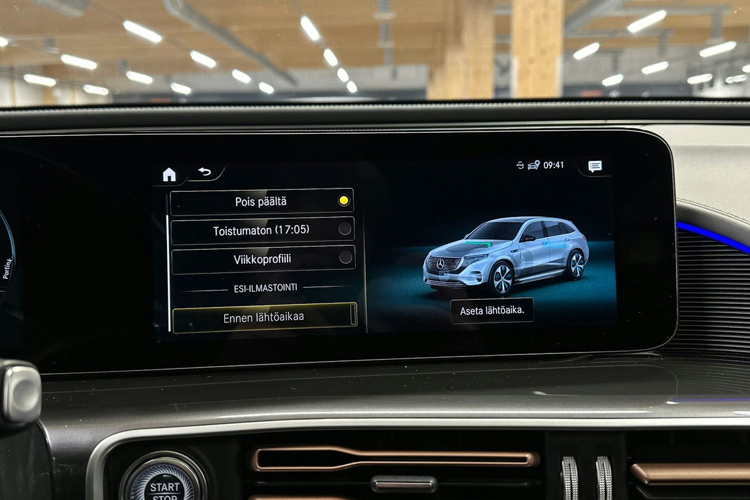 harmaa Mercedes-Benz EQC 2023 kuva 21.