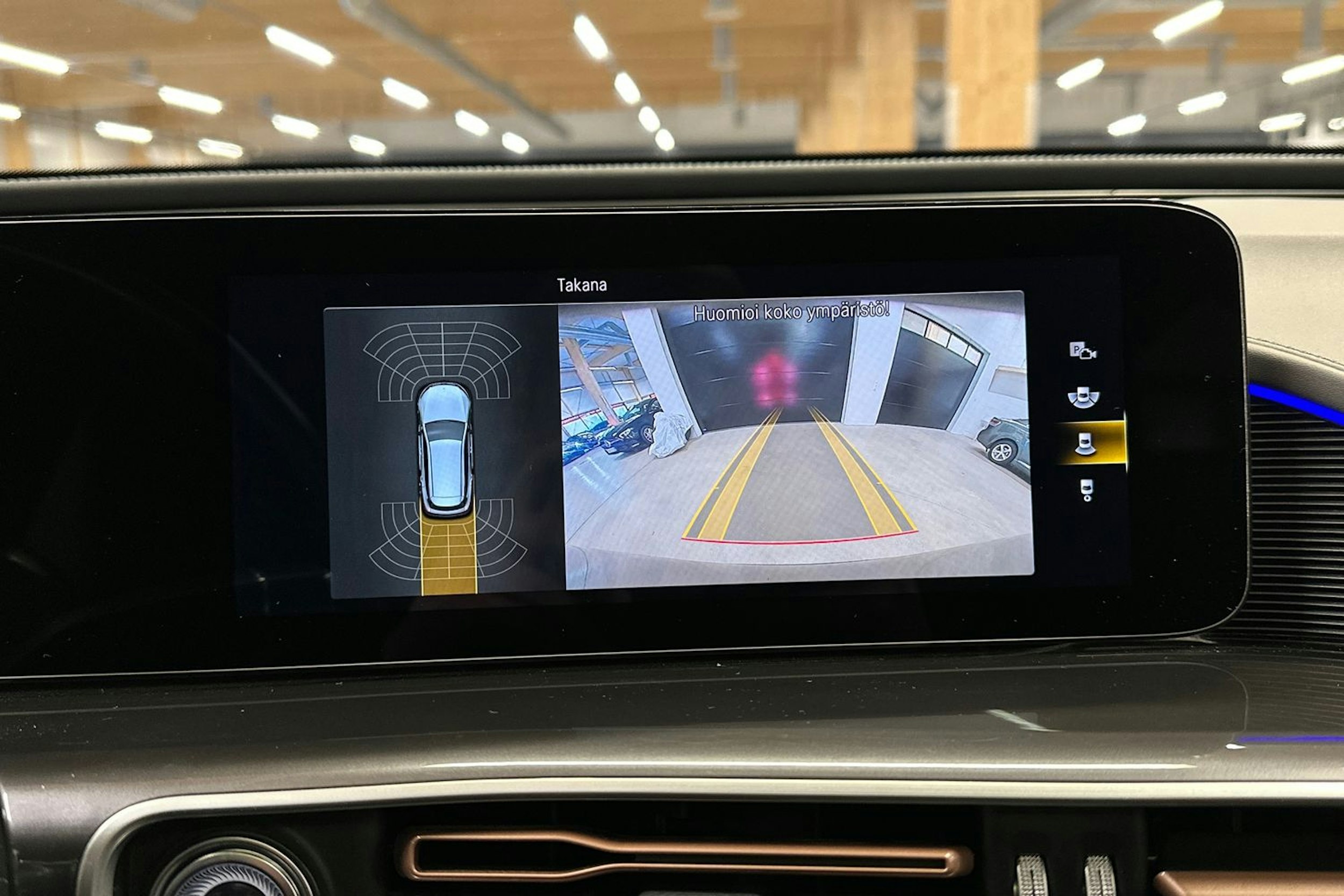 harmaa Mercedes-Benz EQC 2023 kuva 22.