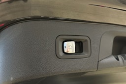 harmaa Mercedes-Benz EQC 2023 kuva 30.