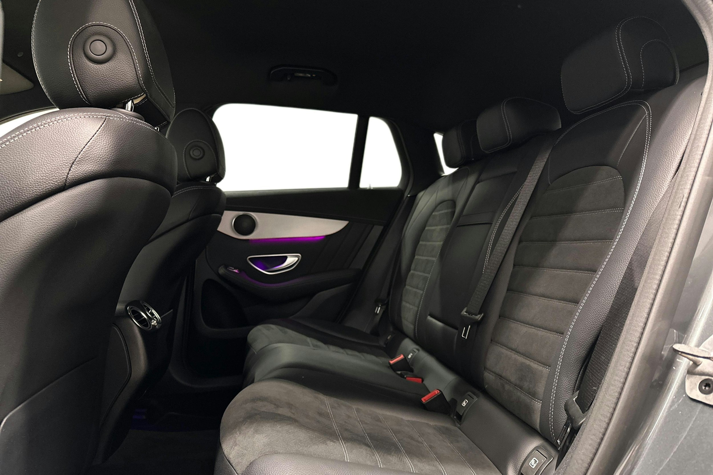 harmaa Mercedes-Benz EQC 2023 kuva 10.