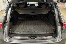 harmaa Mercedes-Benz EQC 2023 kuva 14.
