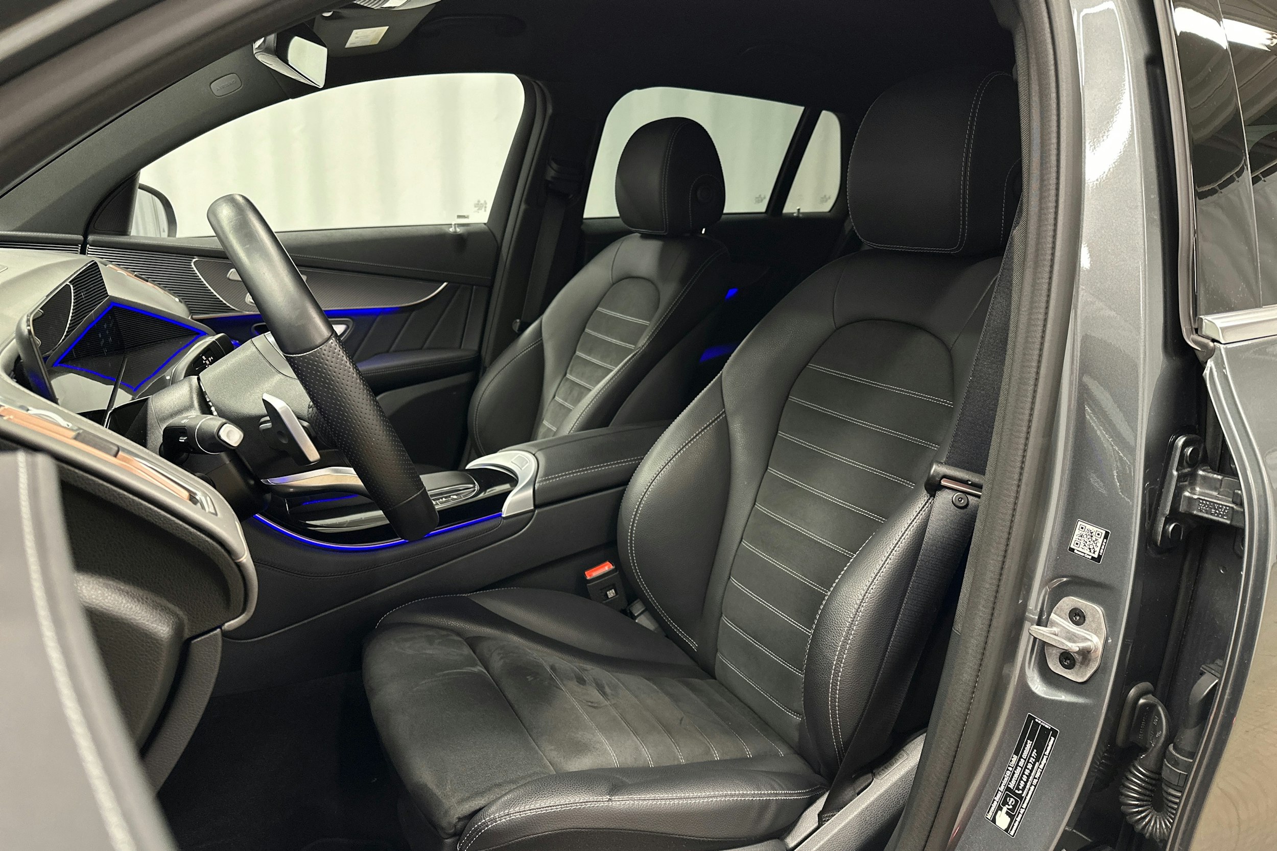 harmaa Mercedes-Benz EQC 2023 kuva 16.