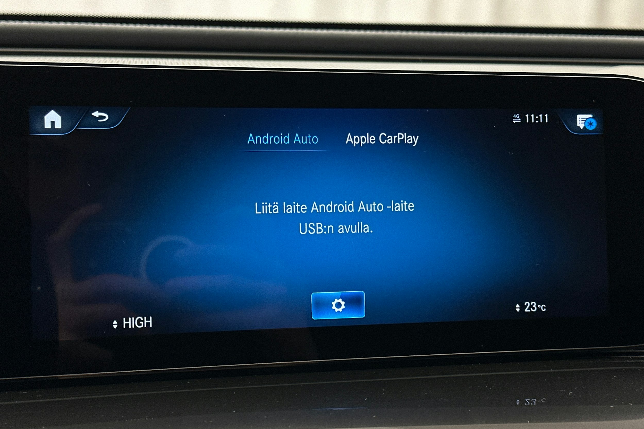 harmaa Mercedes-Benz EQC 2023 kuva 25.