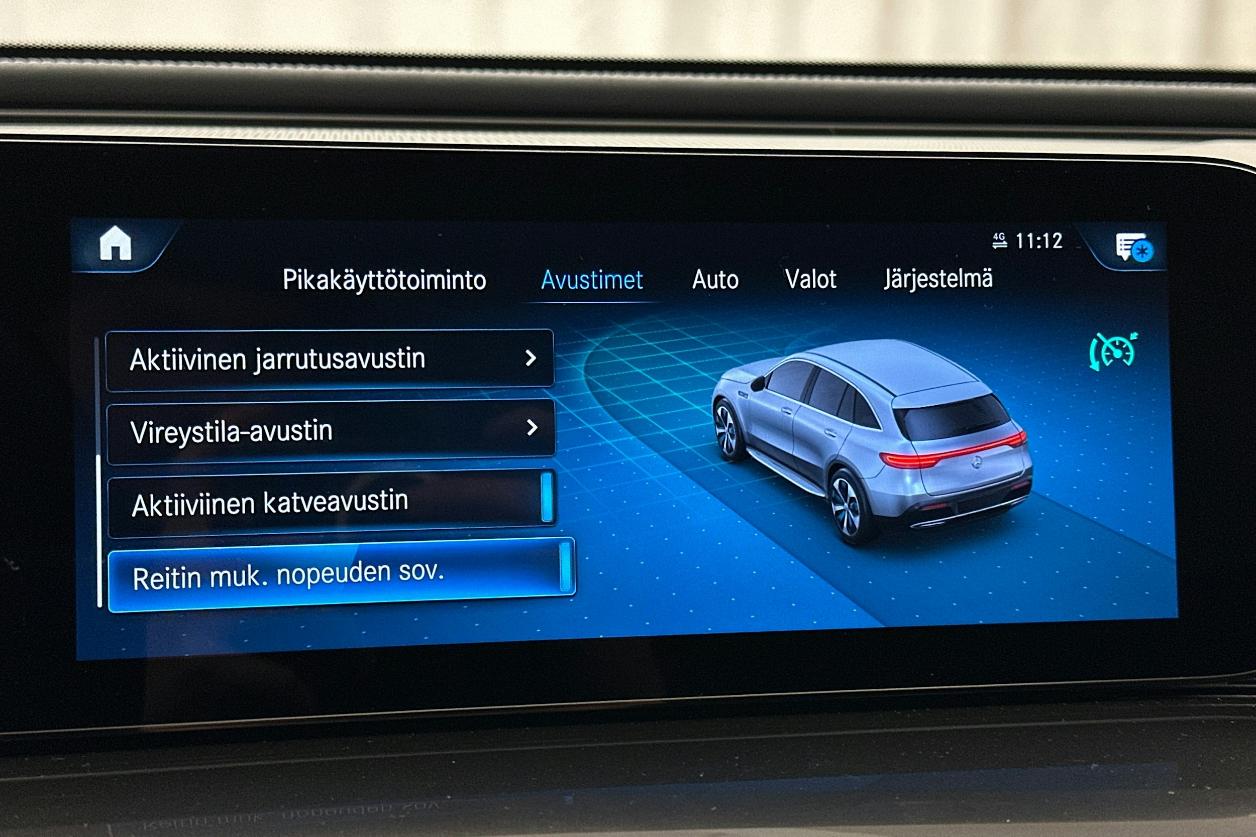 harmaa Mercedes-Benz EQC 2023 kuva 29.