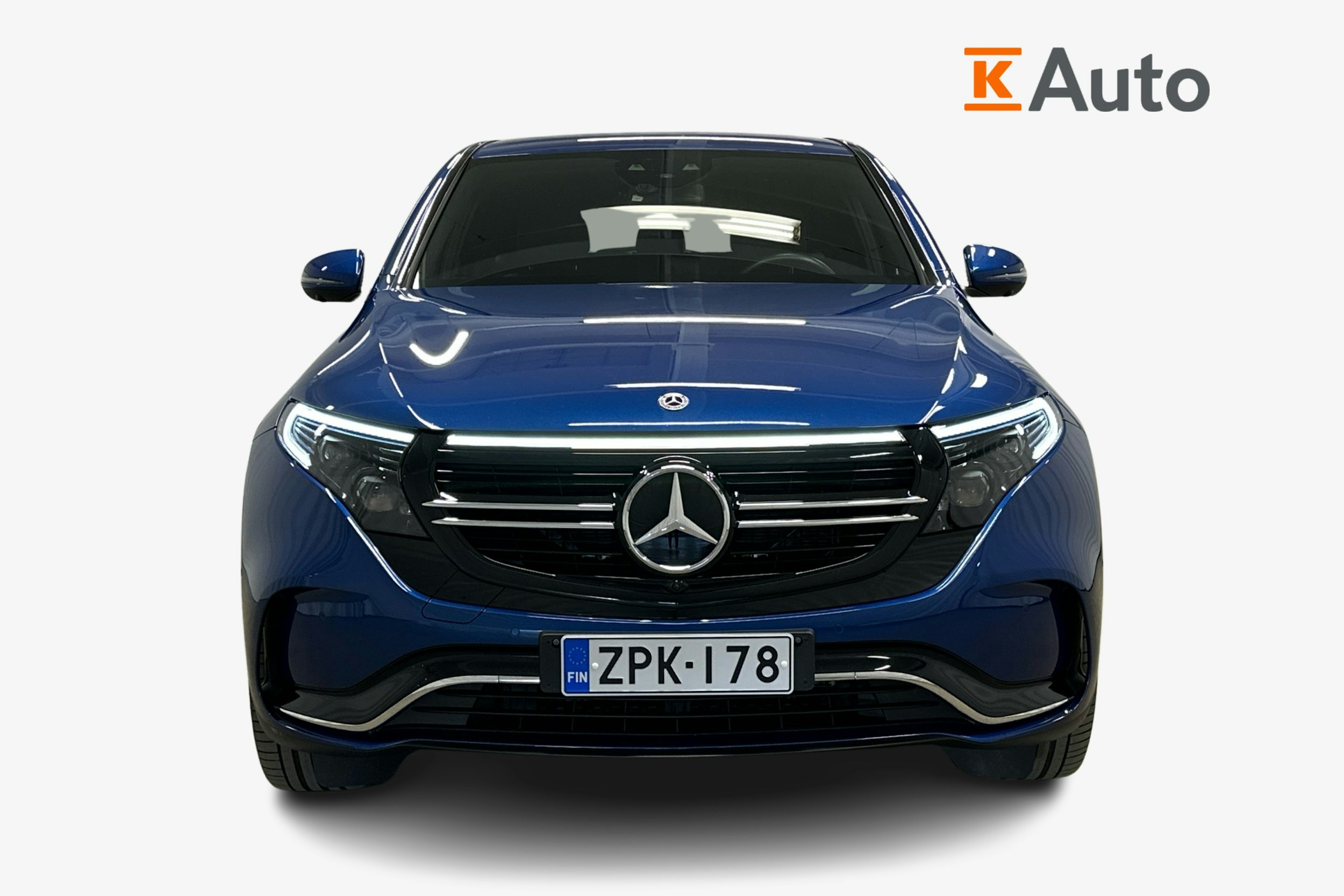 sininen Mercedes-Benz EQC 2023 kuva 4.