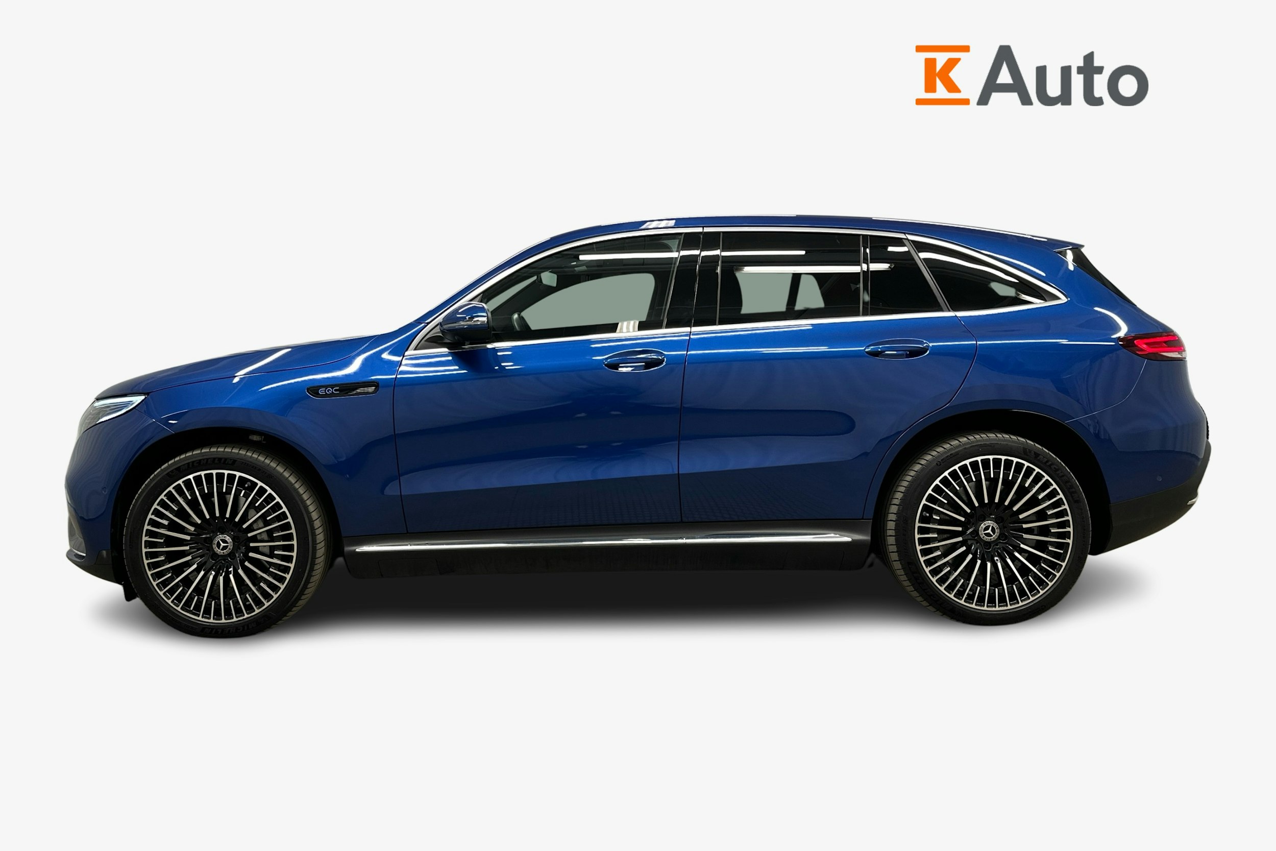 sininen Mercedes-Benz EQC 2023 kuva 5.