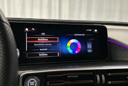 sininen Mercedes-Benz EQC 2023 kuva 15.