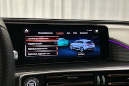 sininen Mercedes-Benz EQC 2023 kuva 18.