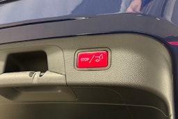sininen Mercedes-Benz EQC 2023 kuva 26.