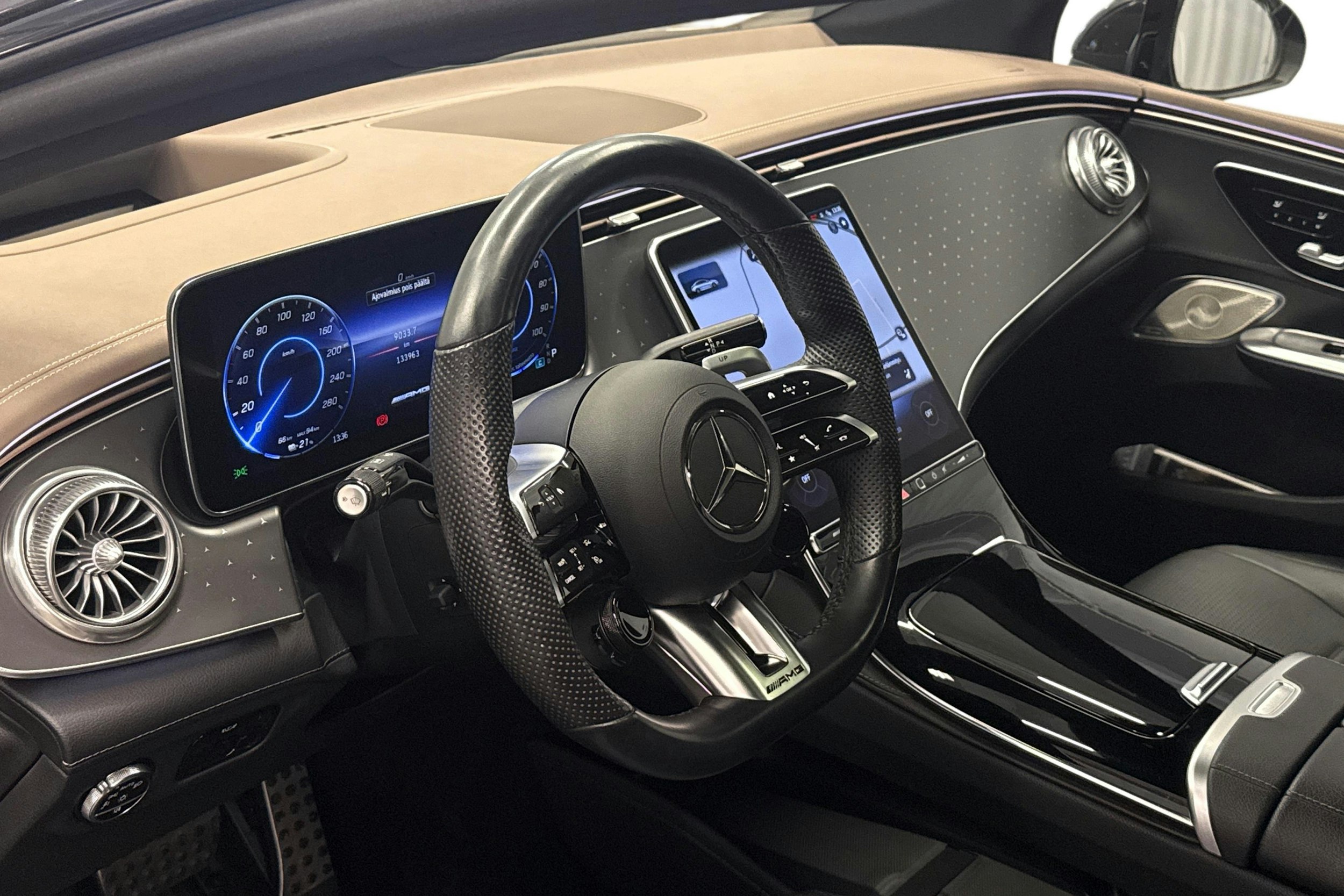 harmaa Mercedes-Benz EQE 2022 kuva 7.