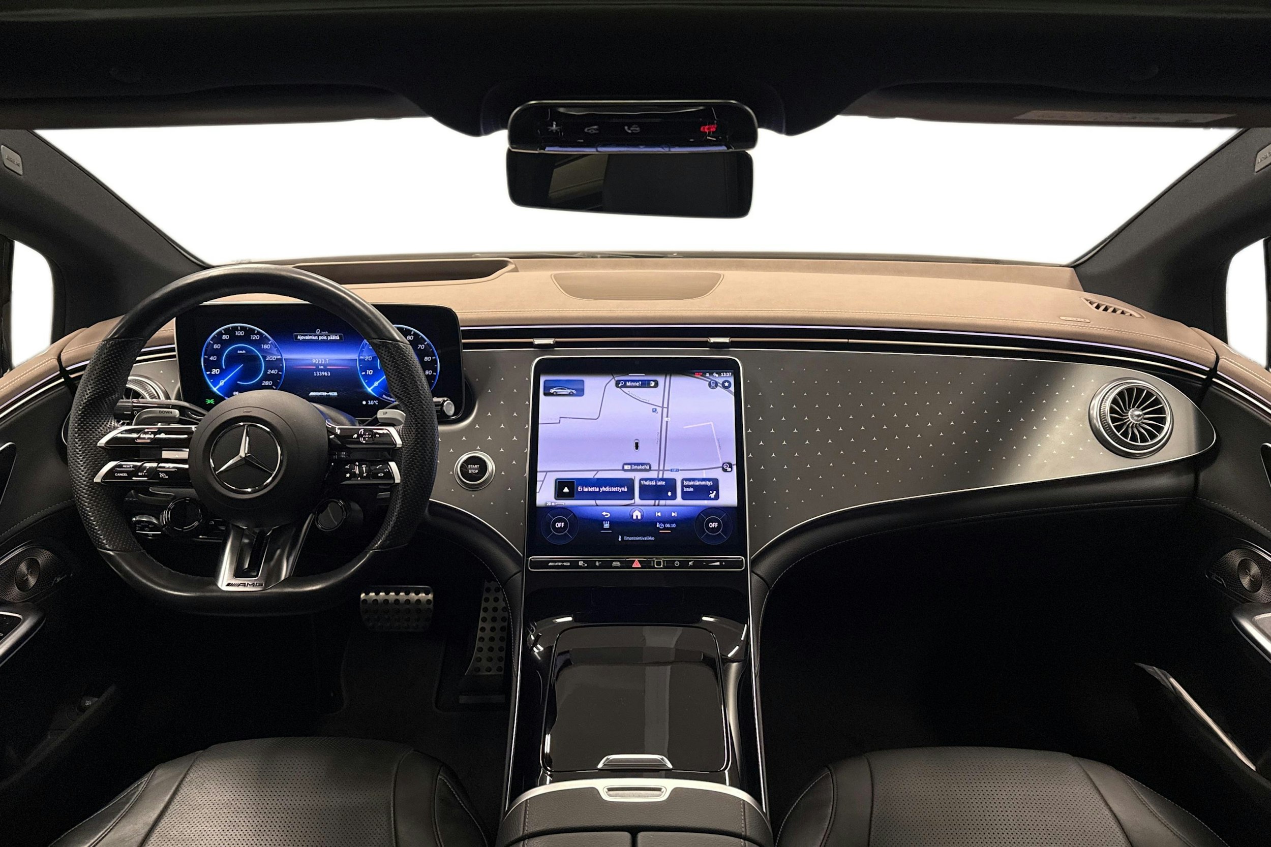 harmaa Mercedes-Benz EQE 2022 kuva 9.