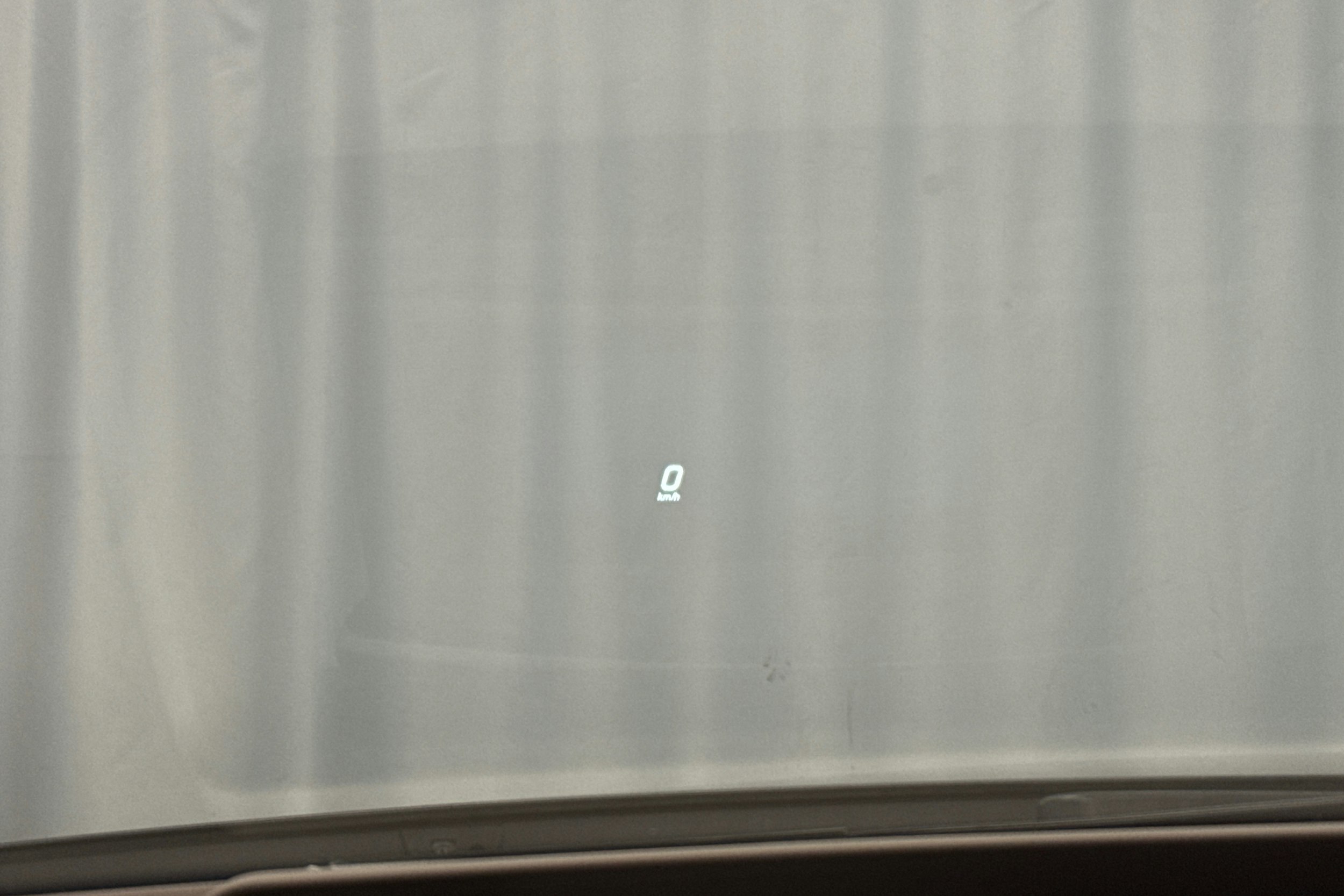 harmaa Mercedes-Benz EQE 2022 kuva 18.