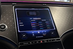 harmaa Mercedes-Benz EQE 2022 kuva 19.