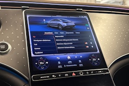 harmaa Mercedes-Benz EQE 2022 kuva 21.