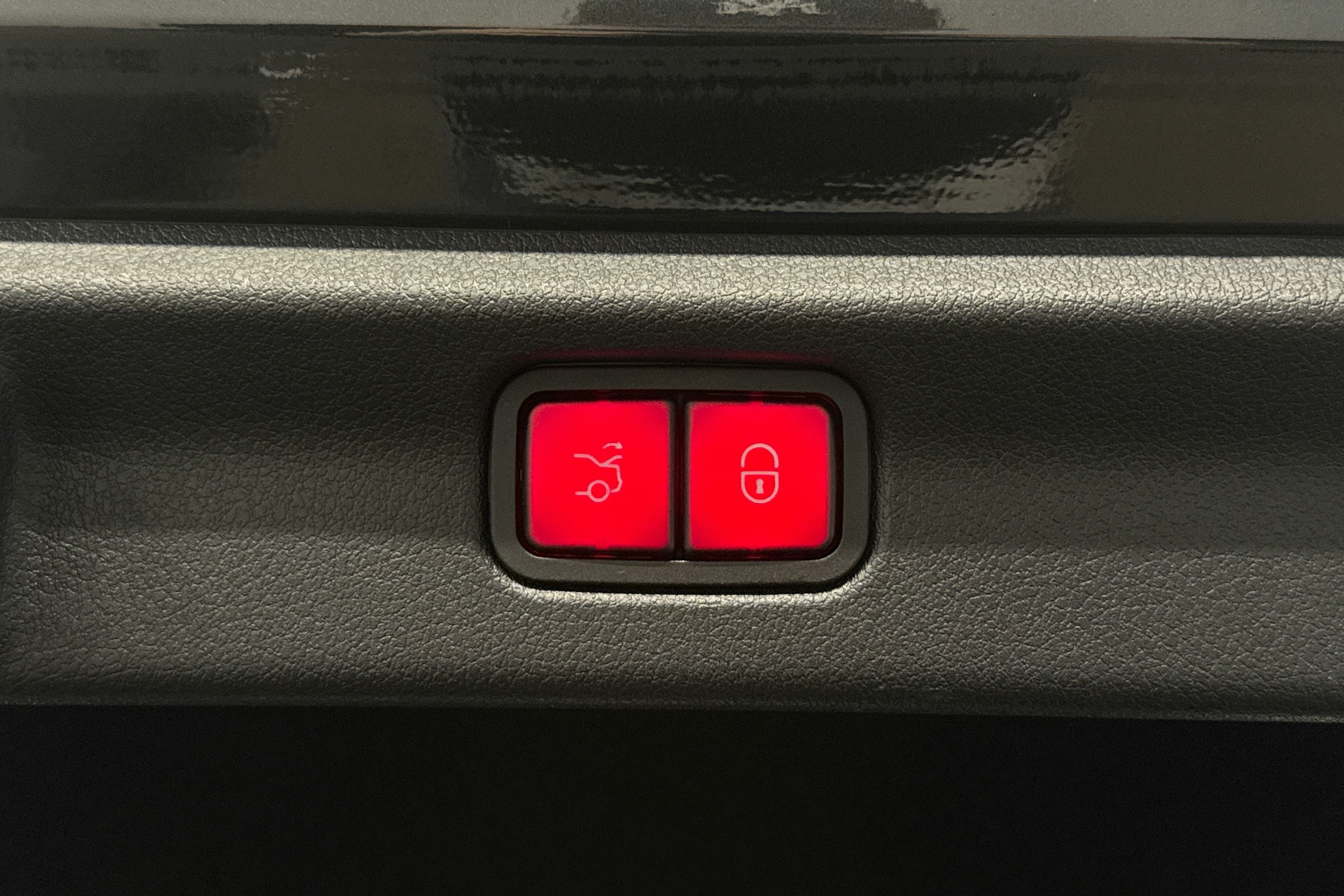 harmaa Mercedes-Benz EQE 2022 kuva 29.