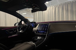 harmaa Mercedes-Benz EQE 2022 kuva 30.