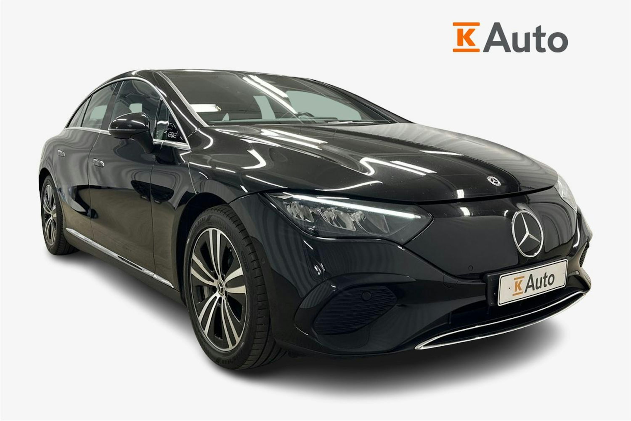 musta Mercedes-Benz EQE 2022 kuva 1.