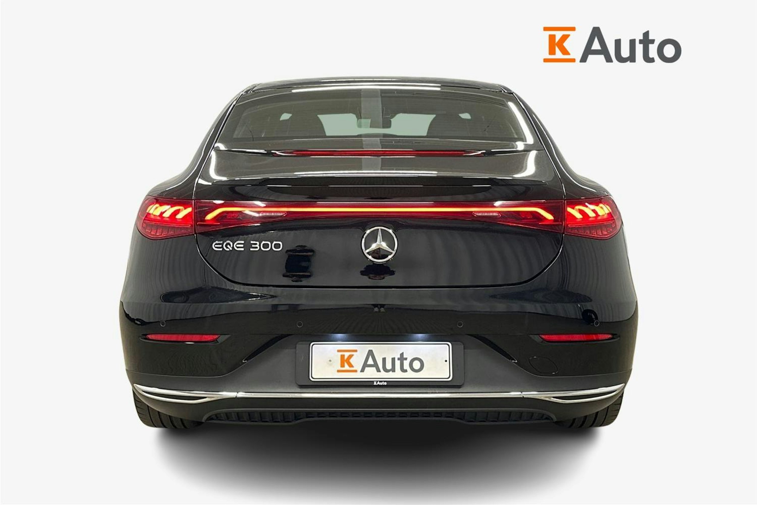 musta Mercedes-Benz EQE 2022 kuva 3.