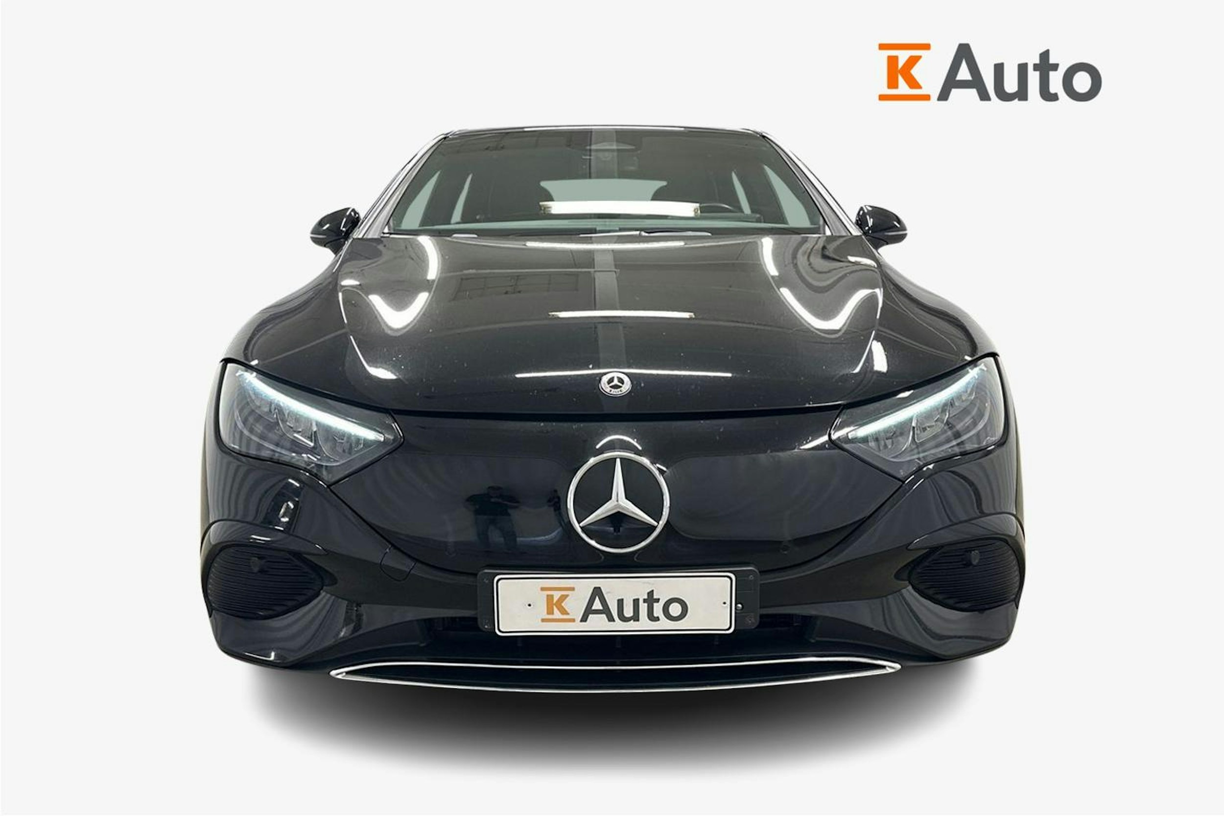 musta Mercedes-Benz EQE 2022 kuva 4.