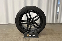 musta Mercedes-Benz EQE 2022 kuva 10.