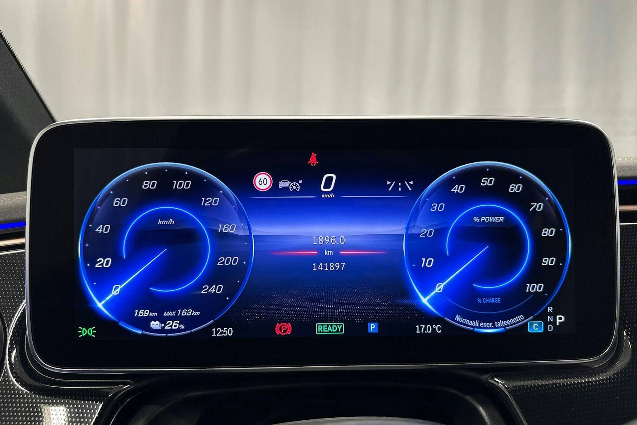 musta Mercedes-Benz EQE 2022 kuva 16.