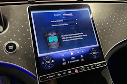 harmaa Mercedes-Benz EQE 2022 kuva 22.