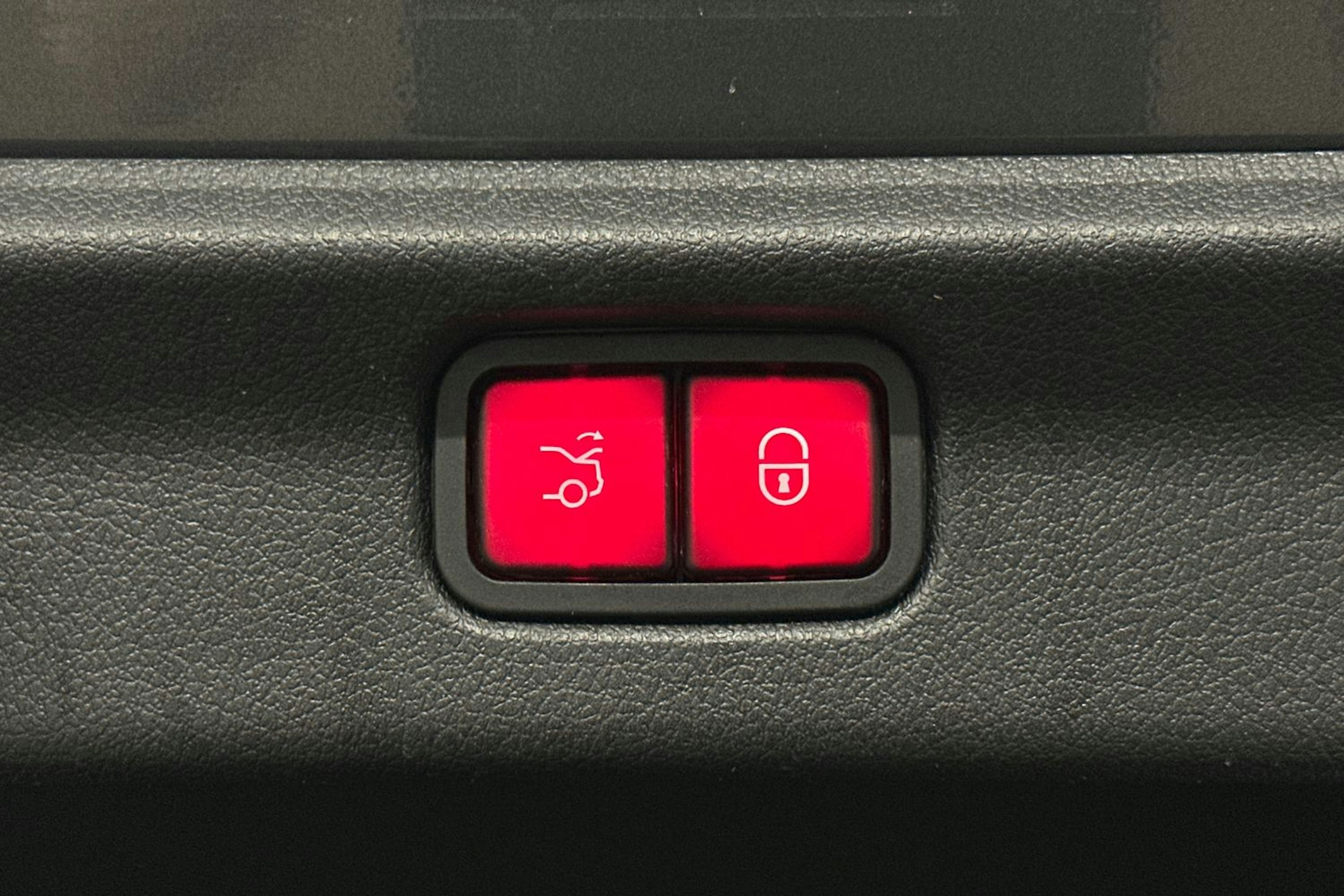 harmaa Mercedes-Benz EQE 2022 kuva 29.