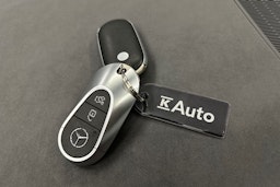 harmaa Mercedes-Benz EQE 2022 kuva 34.