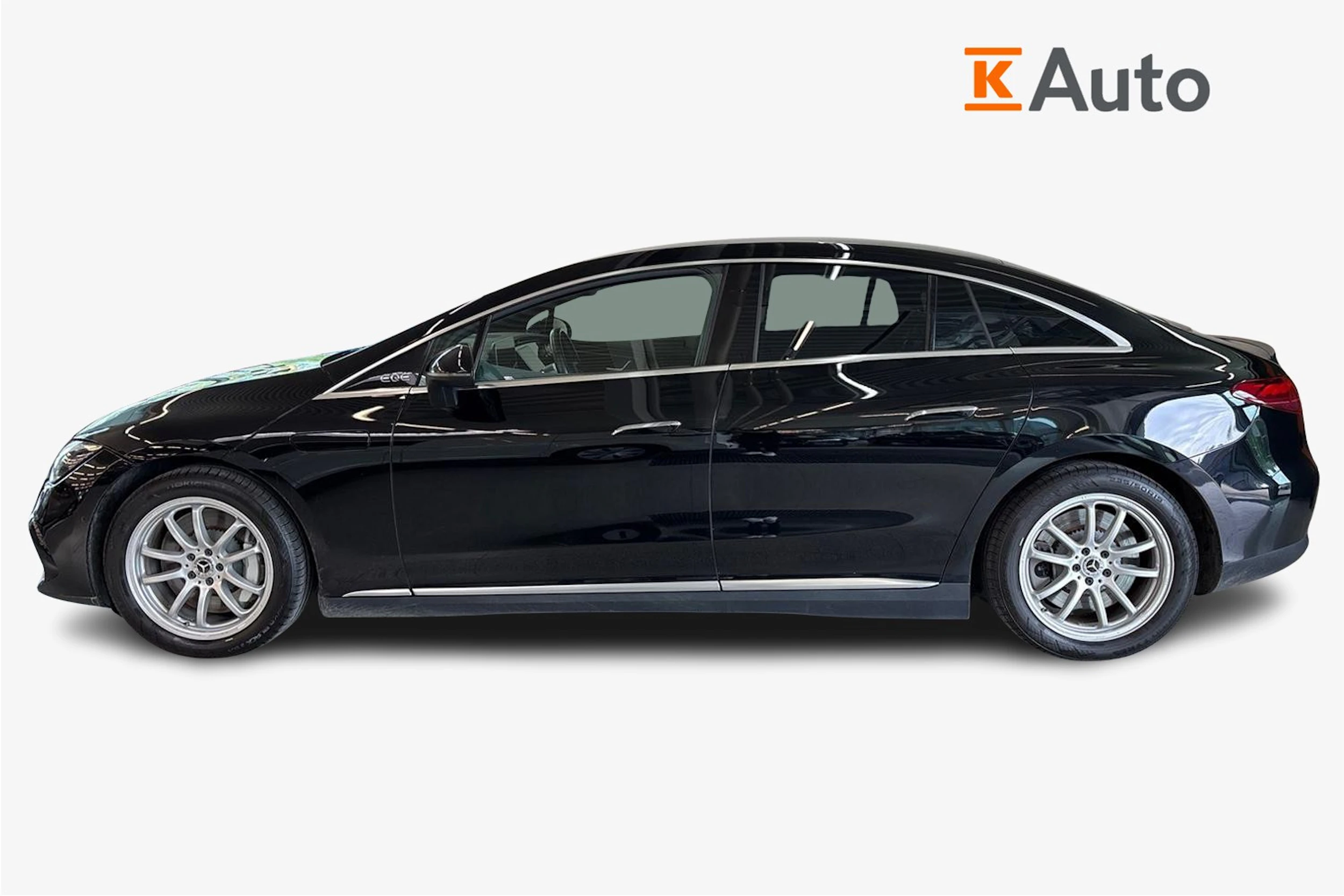 Musta Mercedes-Benz EQE 2022 kuva 5.