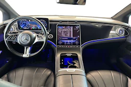 Musta Mercedes-Benz EQE 2022 kuva 7.