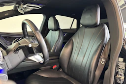 Musta Mercedes-Benz EQE 2022 kuva 22.
