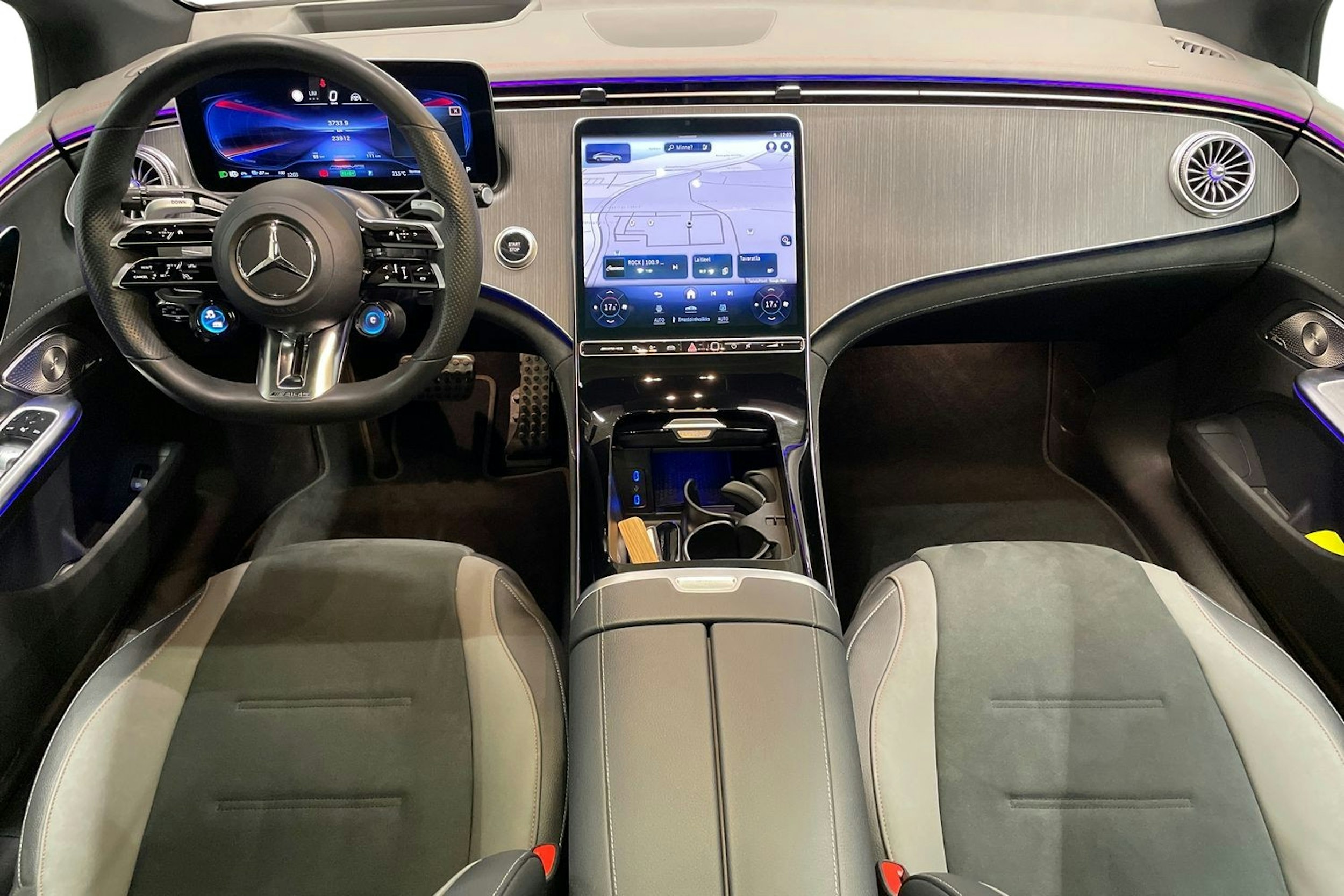 musta Mercedes-Benz EQE 2022 kuva 9.