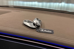 harmaa Mercedes-Benz EQE 2022 kuva 29.